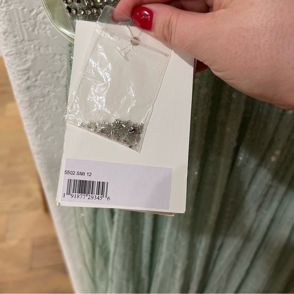 NWT Mac Duggal 5502 Sequin Wrap Over Ruffle Cap Sleeve Gown - Picture 9 of 9